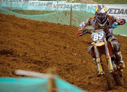 足球直播-多功能划船健身器材使用方法及效果分析