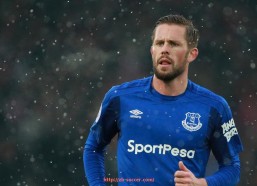 足球直播-欧冠与欧联杯直播平台及赛事转播质量评估